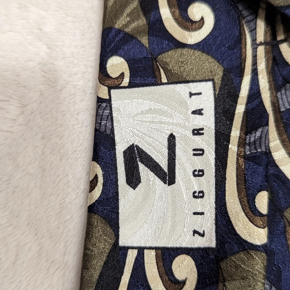 ZIGGURAT Longs Mulberry Neckwear Mens Designer Ties 100% Silk. Made in USA - Picture 6 of 11